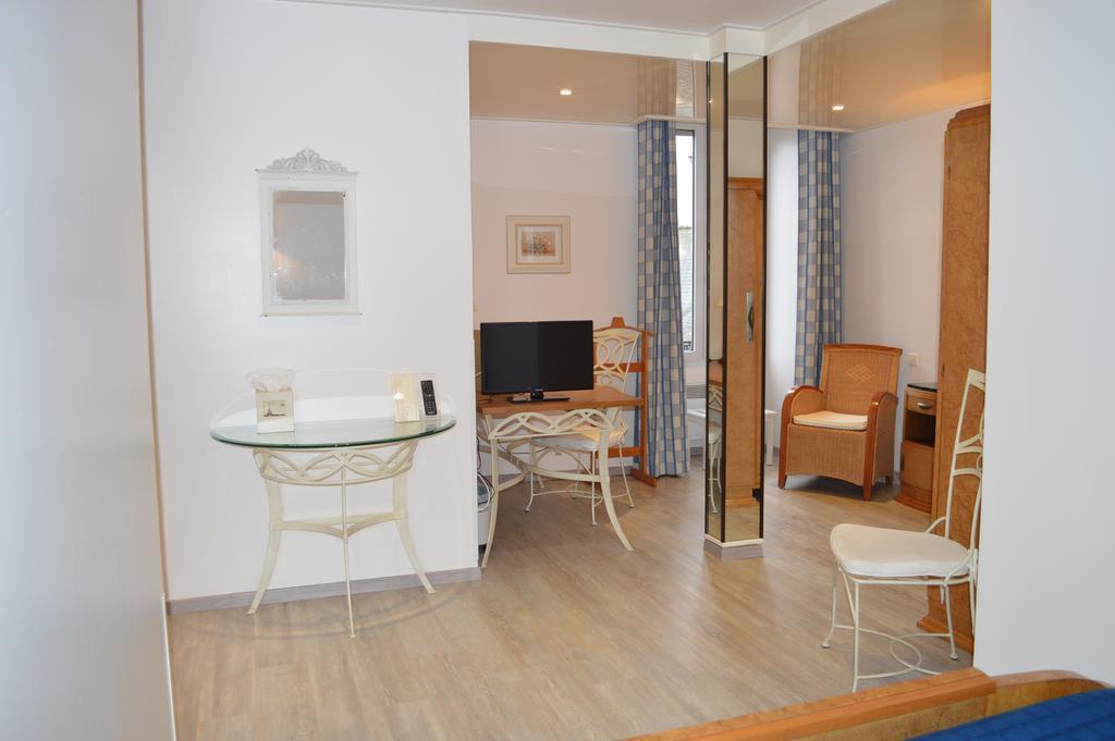 Logis Le Bretagne Hotel Sillé-le-Guillaume Exterior foto